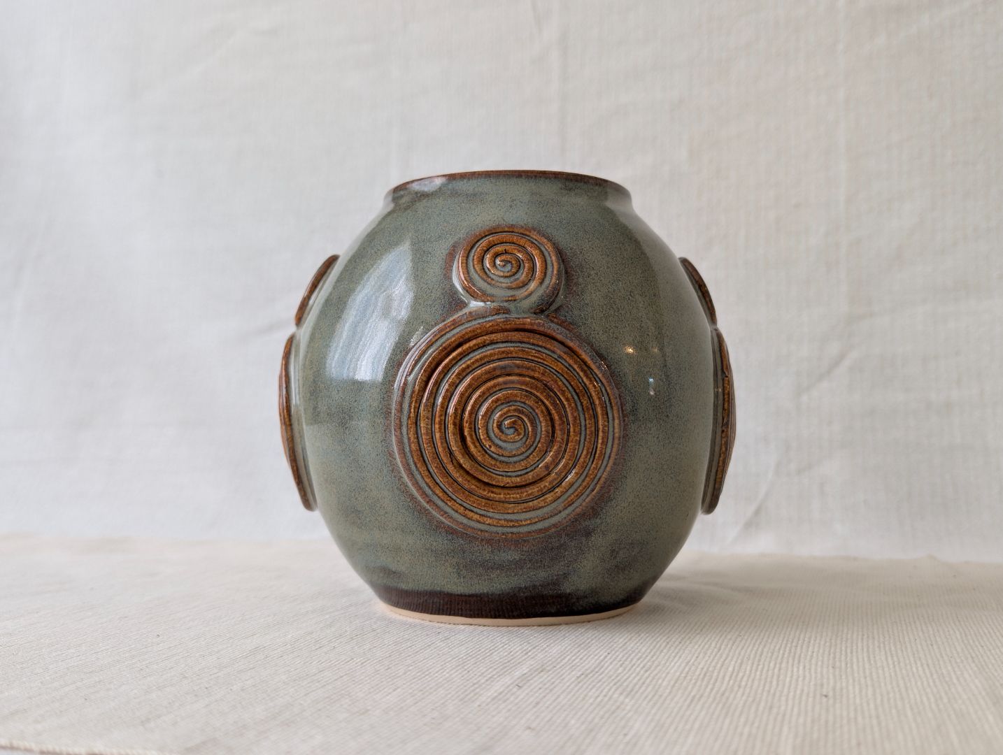 Swirly Vessel #4 (Medium)