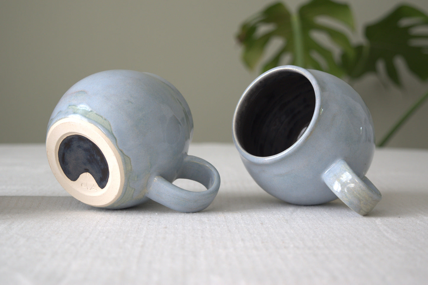 Dual-tone Mugs