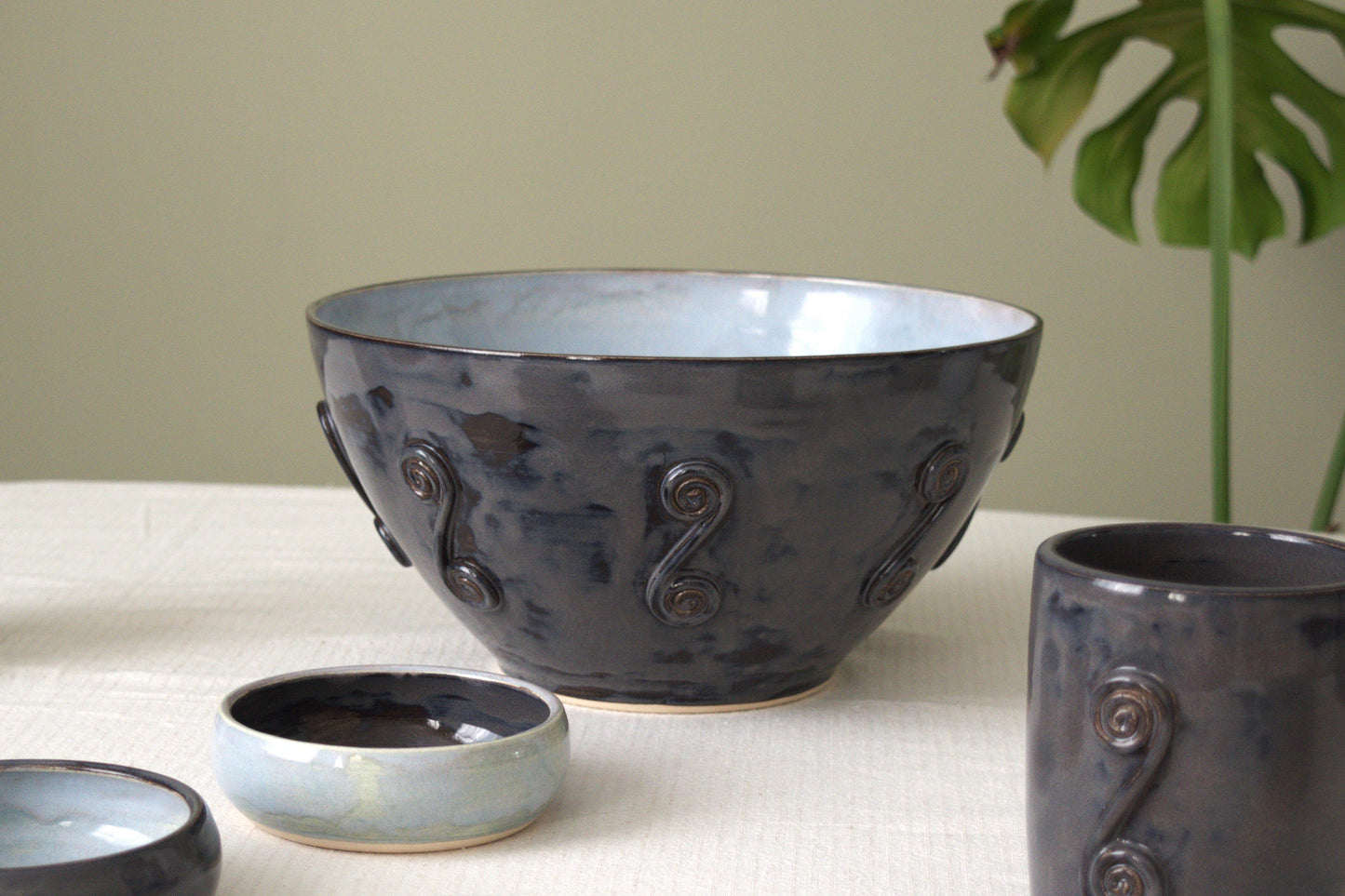 Large Swirly Salad Bowl